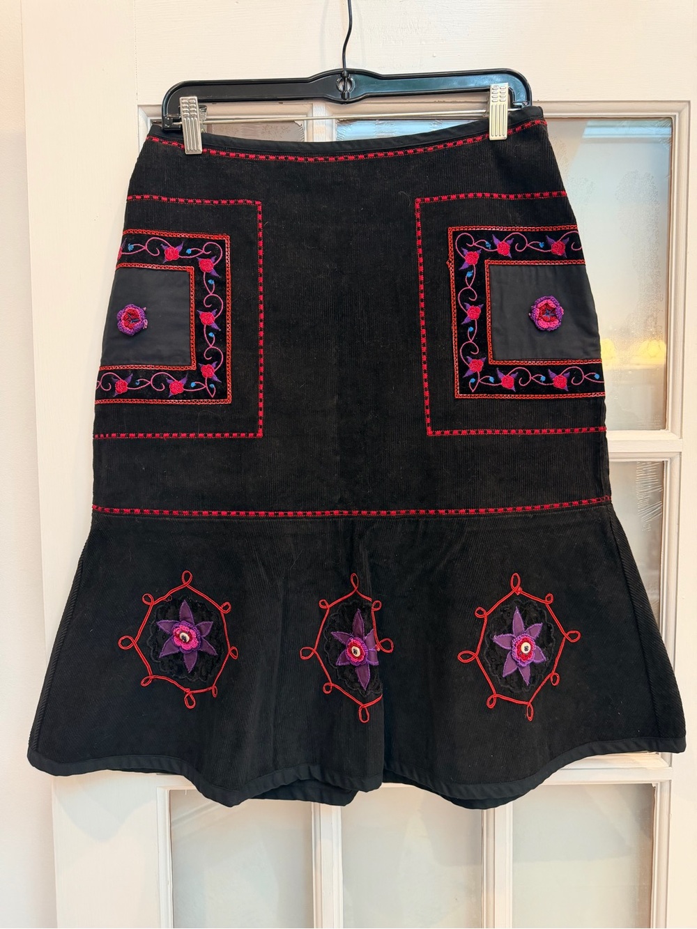 Vintage Betsey Johnson New York Y2K 90’s Corduroy Floral Embroidery Skirt Size 8